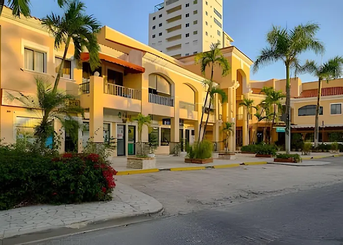 Costal View Apt. Walkable To Beach & Restaurants