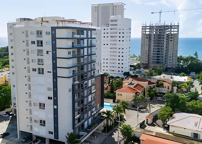 Costal View Apt. Walkable To Beach & Restaurants